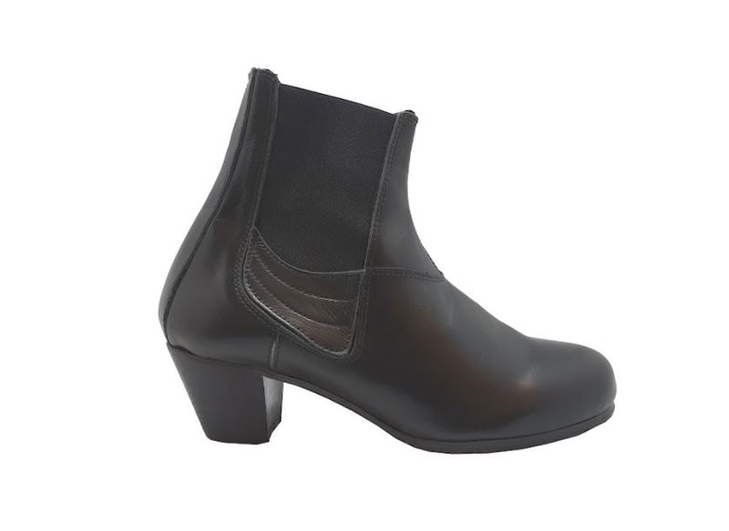 Leather Ankle Boots. Begoña Cervera